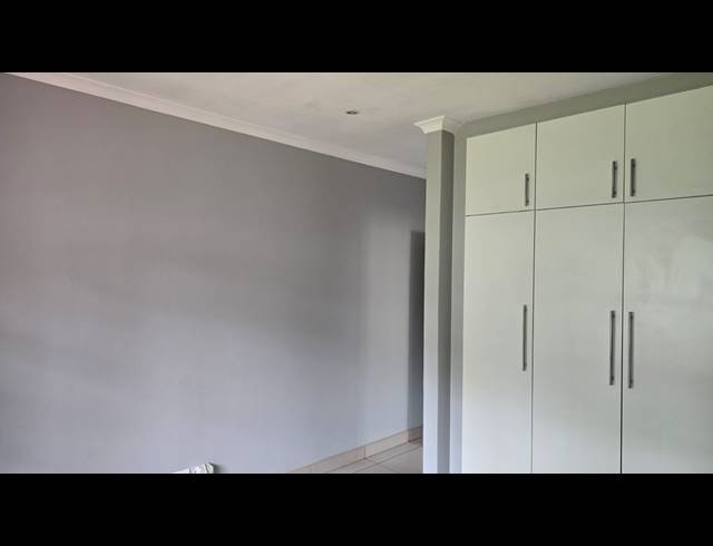 3 BEDROOM SIMPLEX RENTED IN SIGNAL HILL